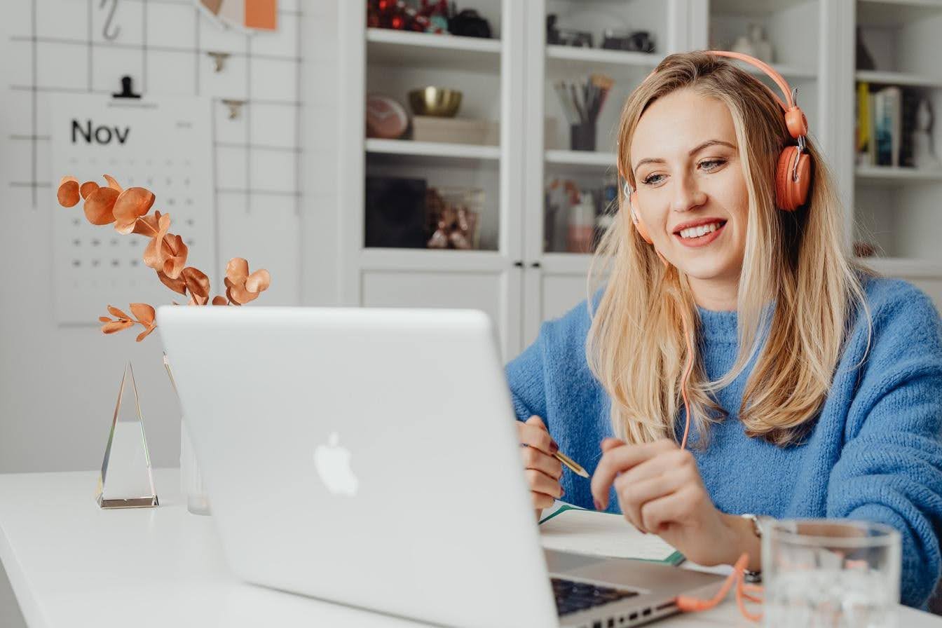 Which Recurring Business Tasks Are Best Handled by a Virtual Assistant?